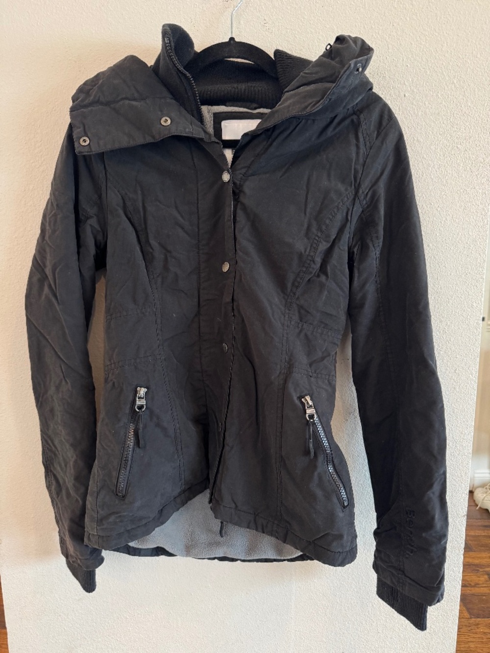 Bench Black Urbanwear Hooded Jacket Small